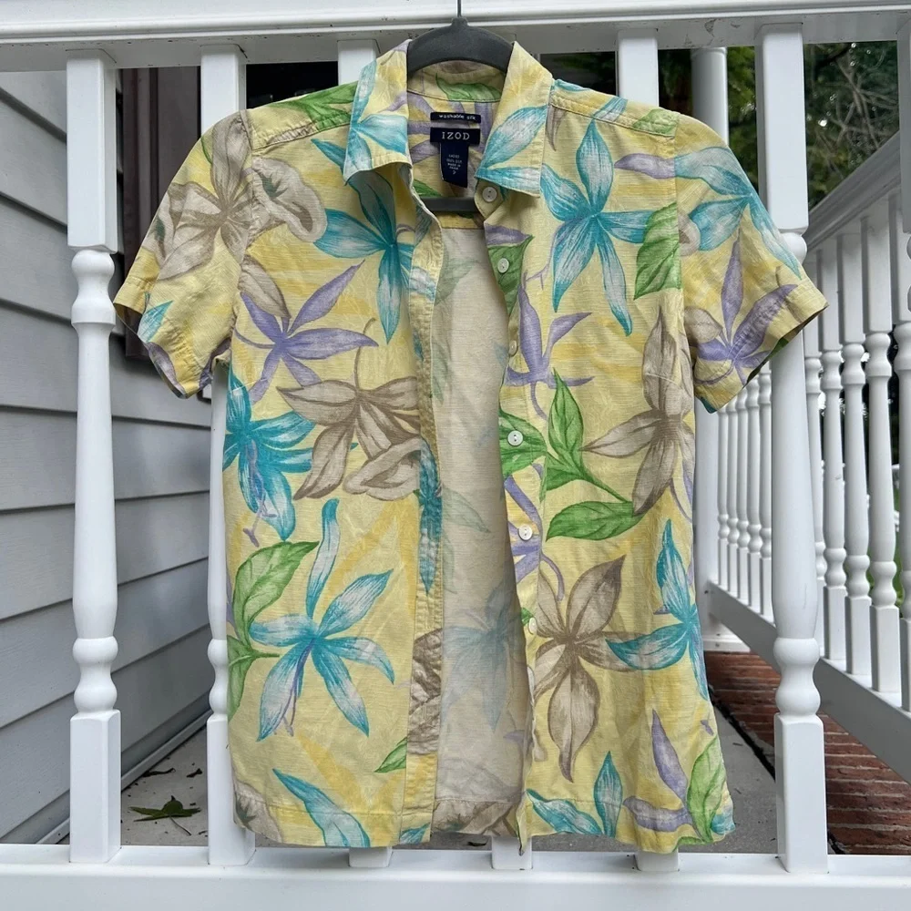 Vintage Izod Washable Silk Button Up Floral Shirt Size Small 2